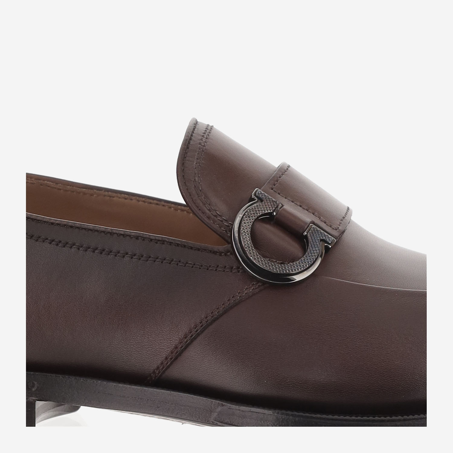 [Salvatore Ferragamo] Loafer FW26 02A799001