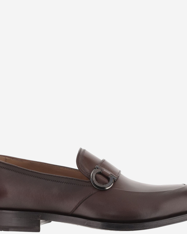 [Salvatore Ferragamo] Loafer FW26 02A799001