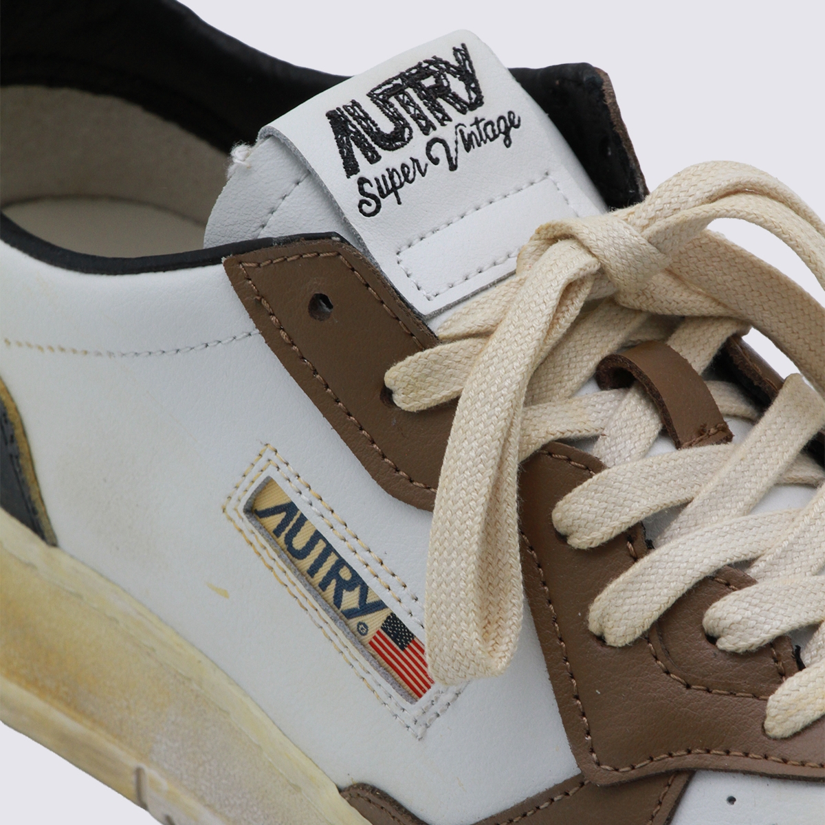 [AUTRY] Sneakers FW26 AVLMSV60
