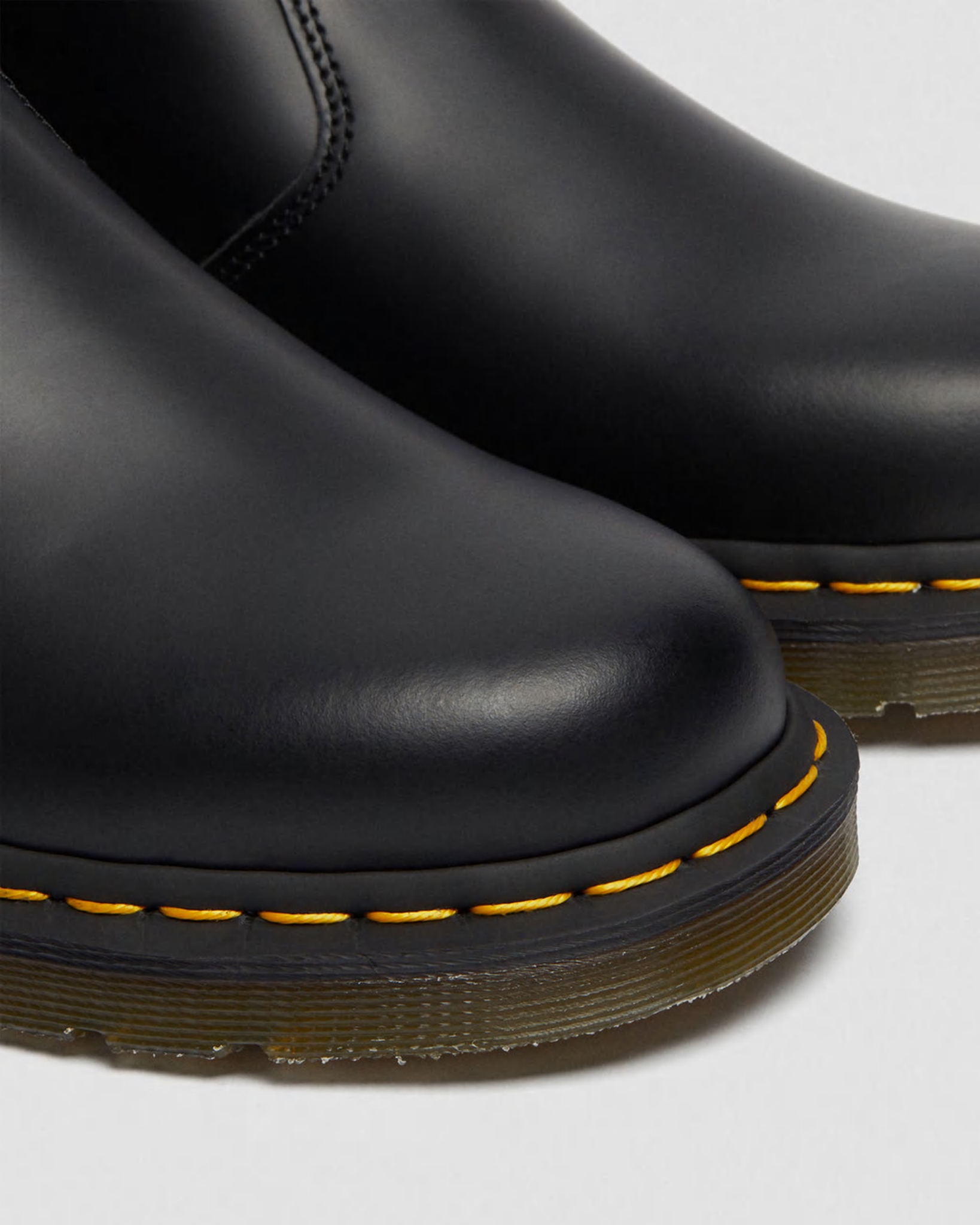[Dr. Martens] Boots FW26 22227001BLACK