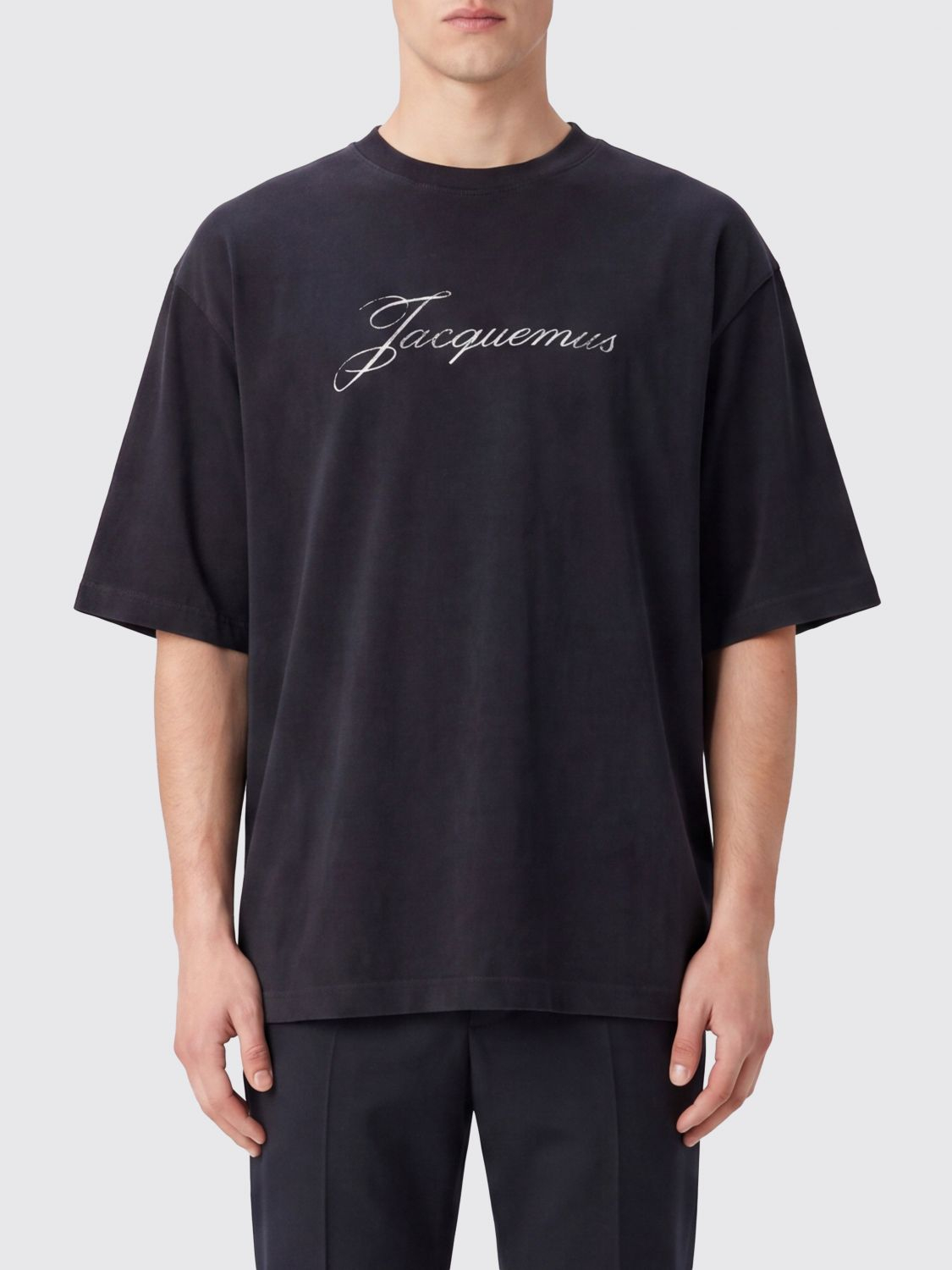 [JACQUEMUS] T-shirts Short Sleeve FW26 TSM00639AJ00289 990