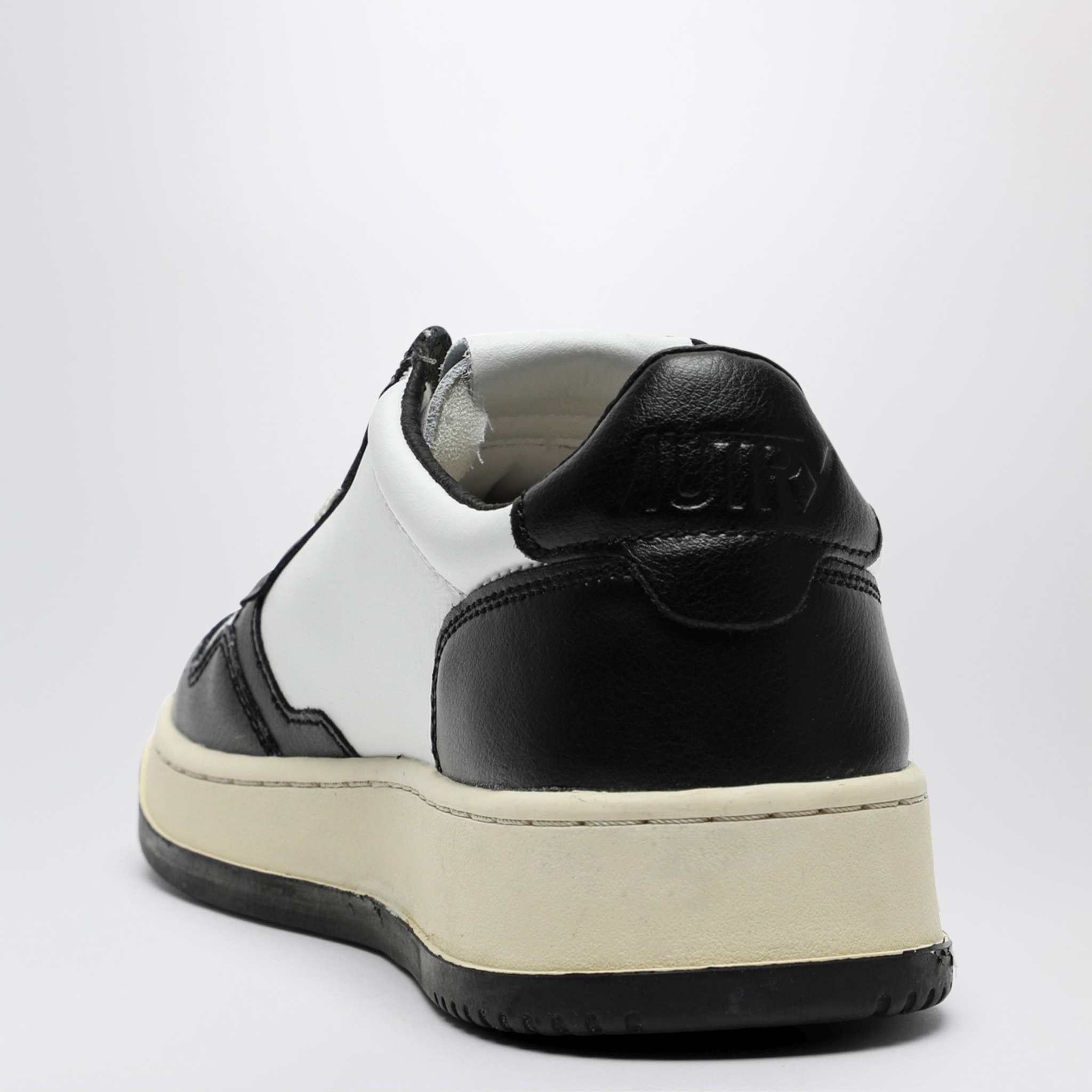 [AUTRY] Sneakers FW26 AULMWB01
