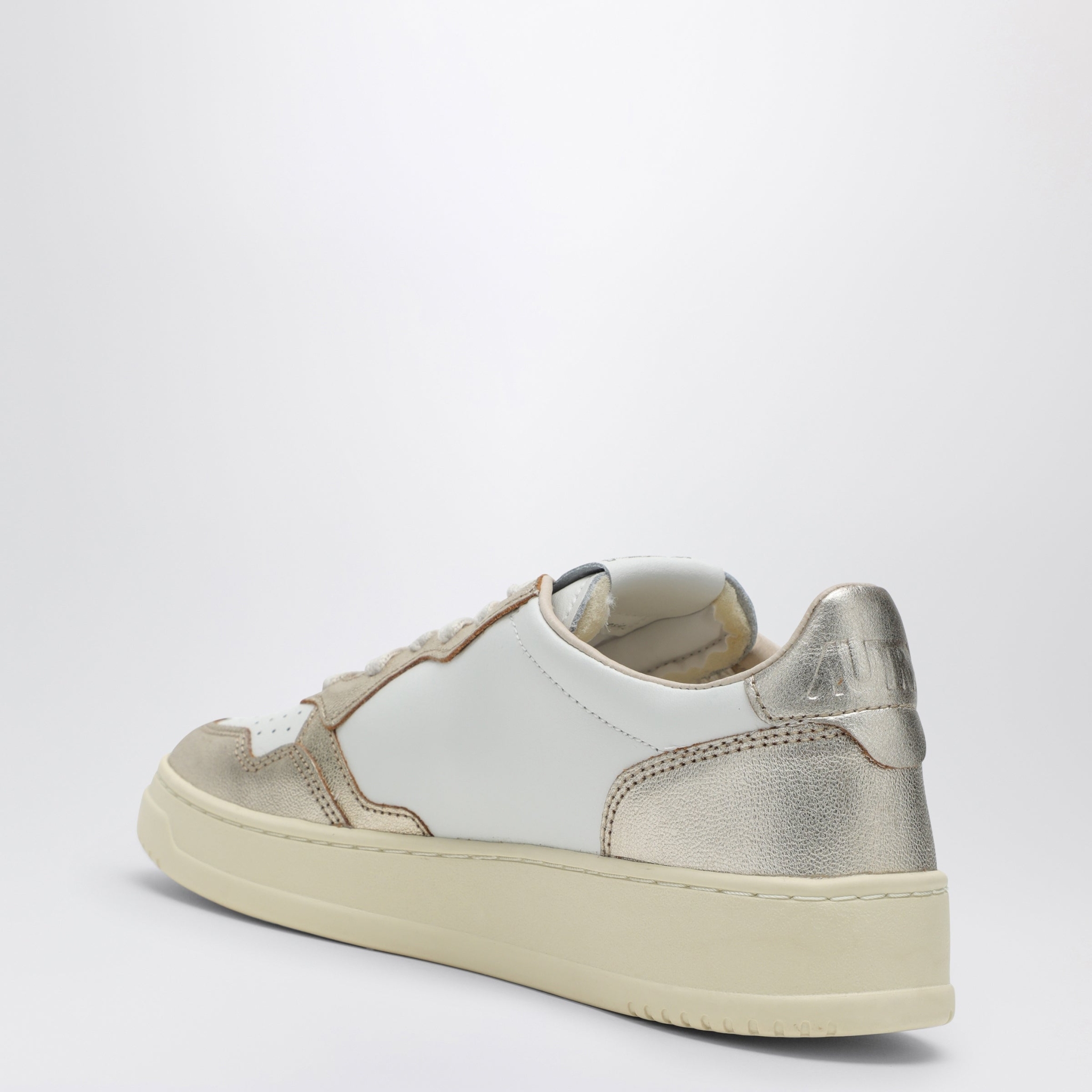 [AUTRY] Sneakers FW26 AULWWB16