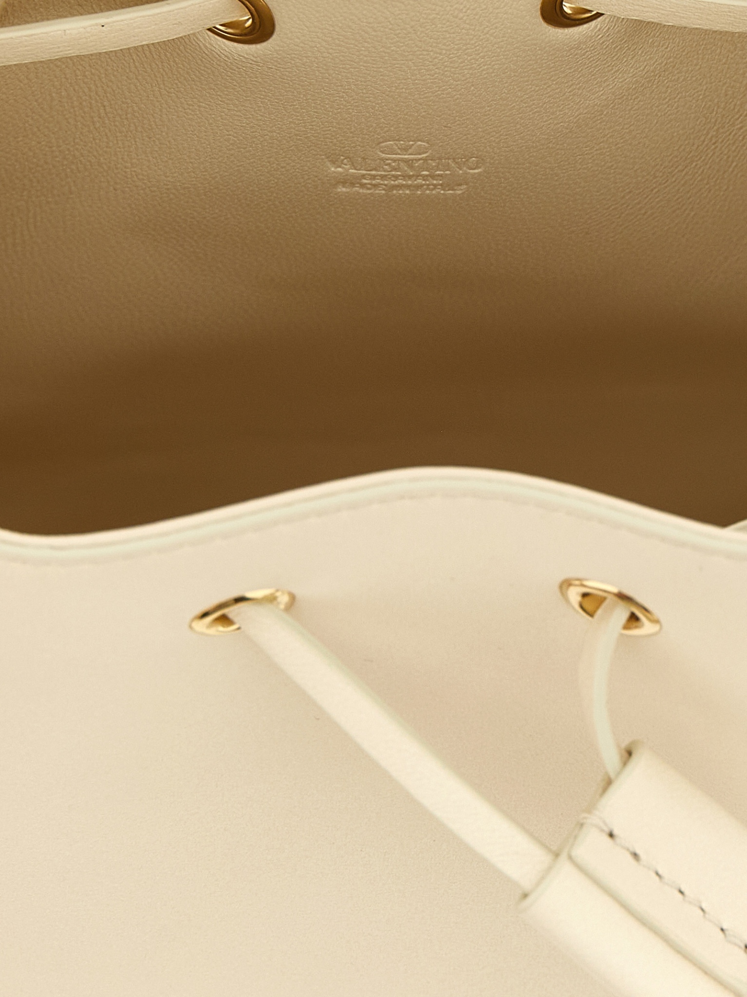 [Valentino Garavani] Cross body bag FW26 W0P0T83AWDI16