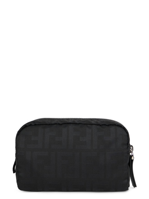 Beauty case with zip closure