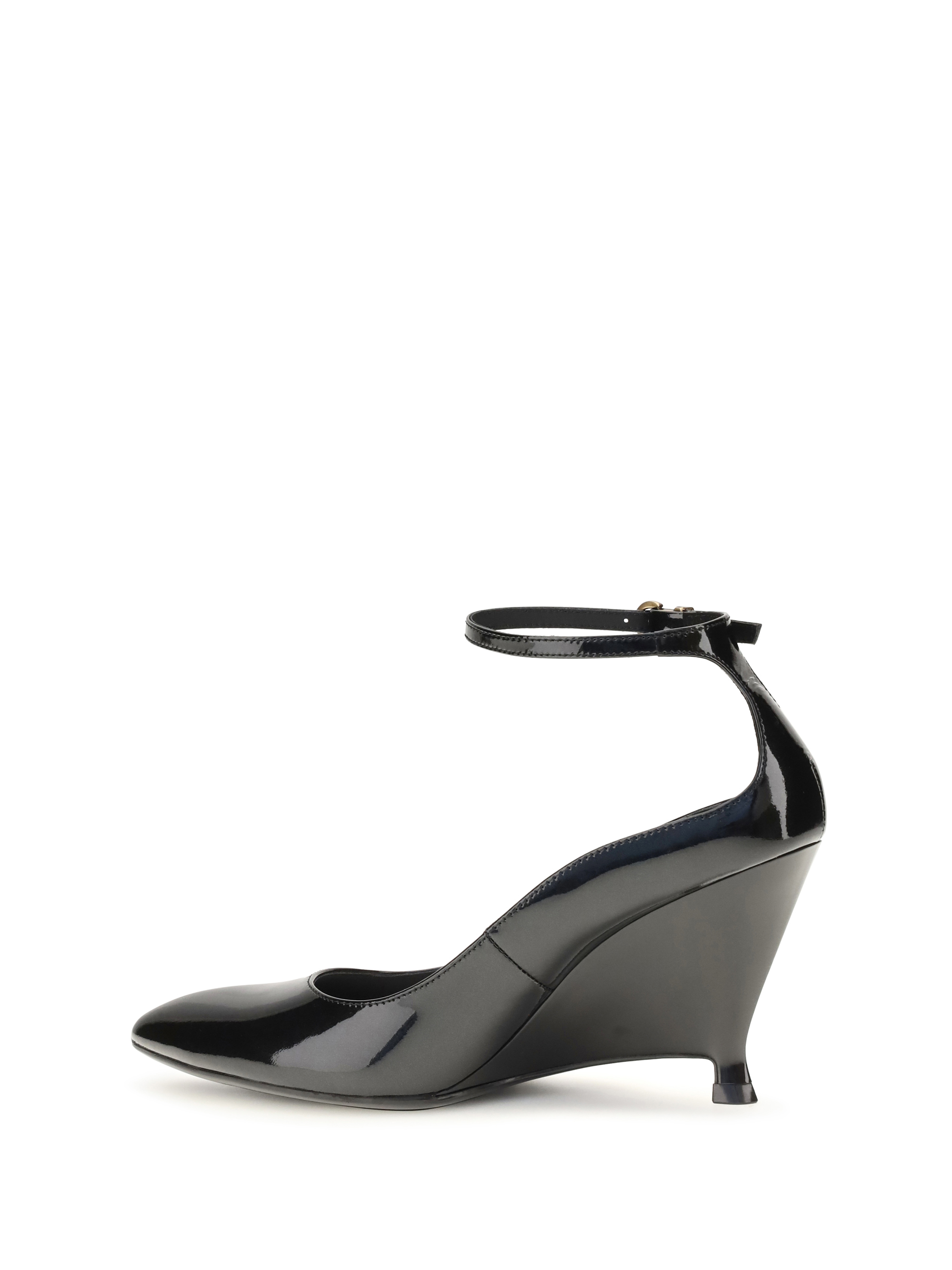 Gwen leather Pumps