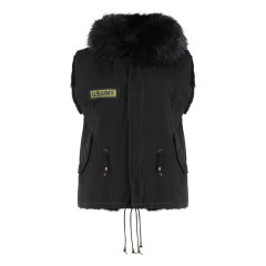 Sleeveless jacket
