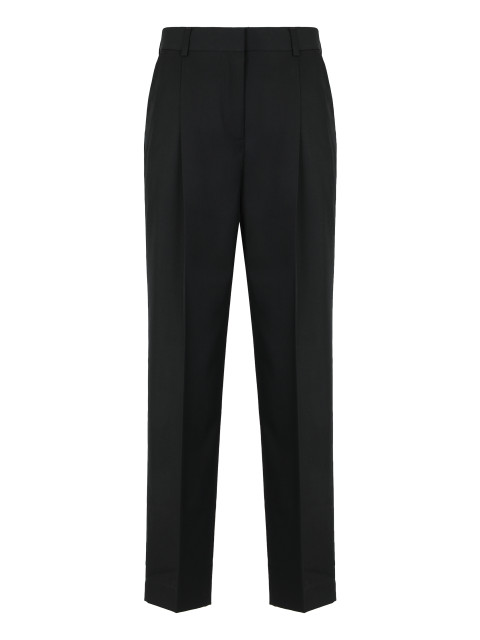 Trousers with pleats