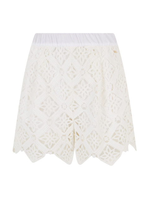 Crochet shorts with lace effect