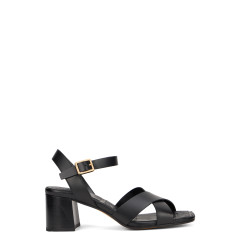 Medium heeled sandals in leather