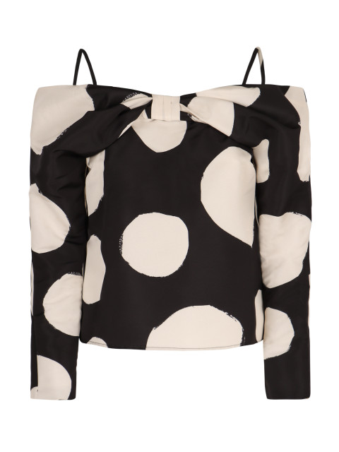 Off-shoulders top