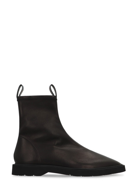 Boot flow in leather