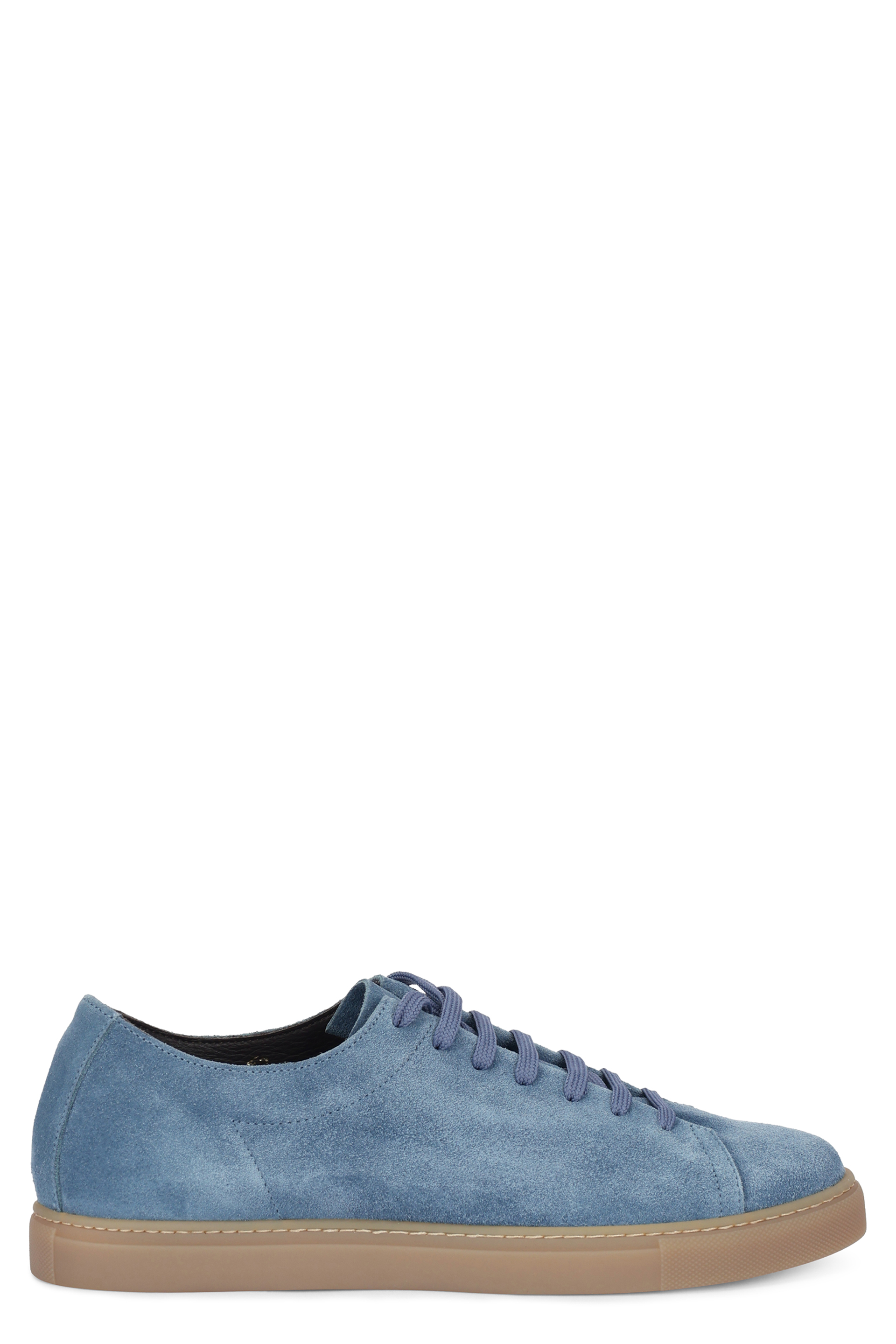 Sneakers in suede