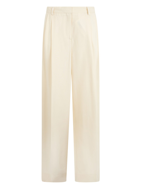 Trousers with pleats