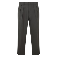 Trousers with pleats
