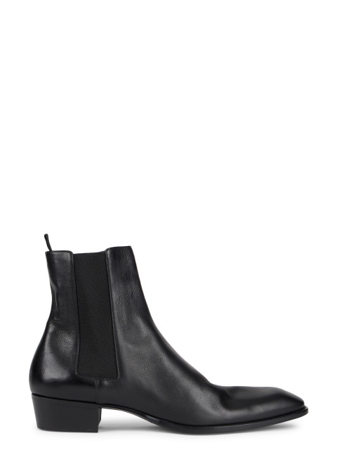 Chelsea boots in leather