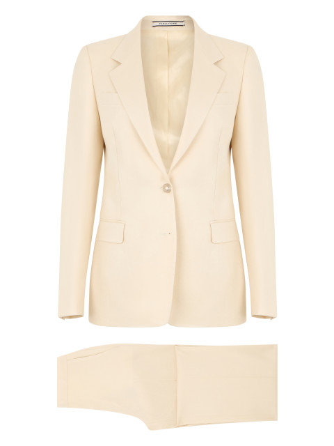 Complete in linen