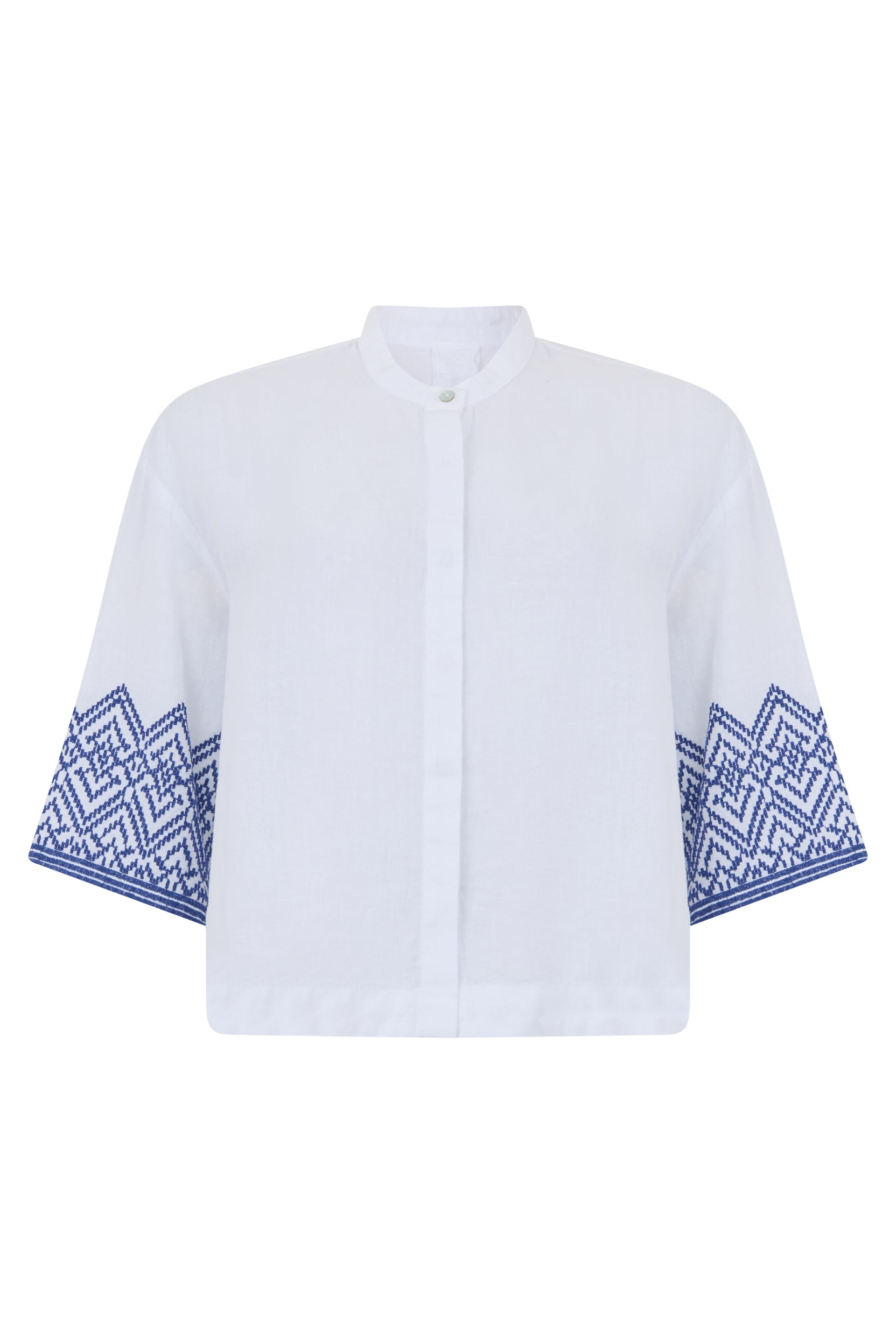 Linen shirt with three-quarter sleeves
