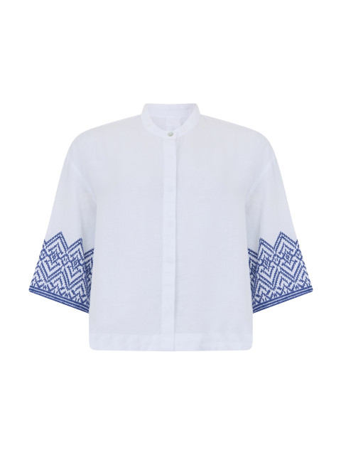 Linen shirt with three-quarter sleeves