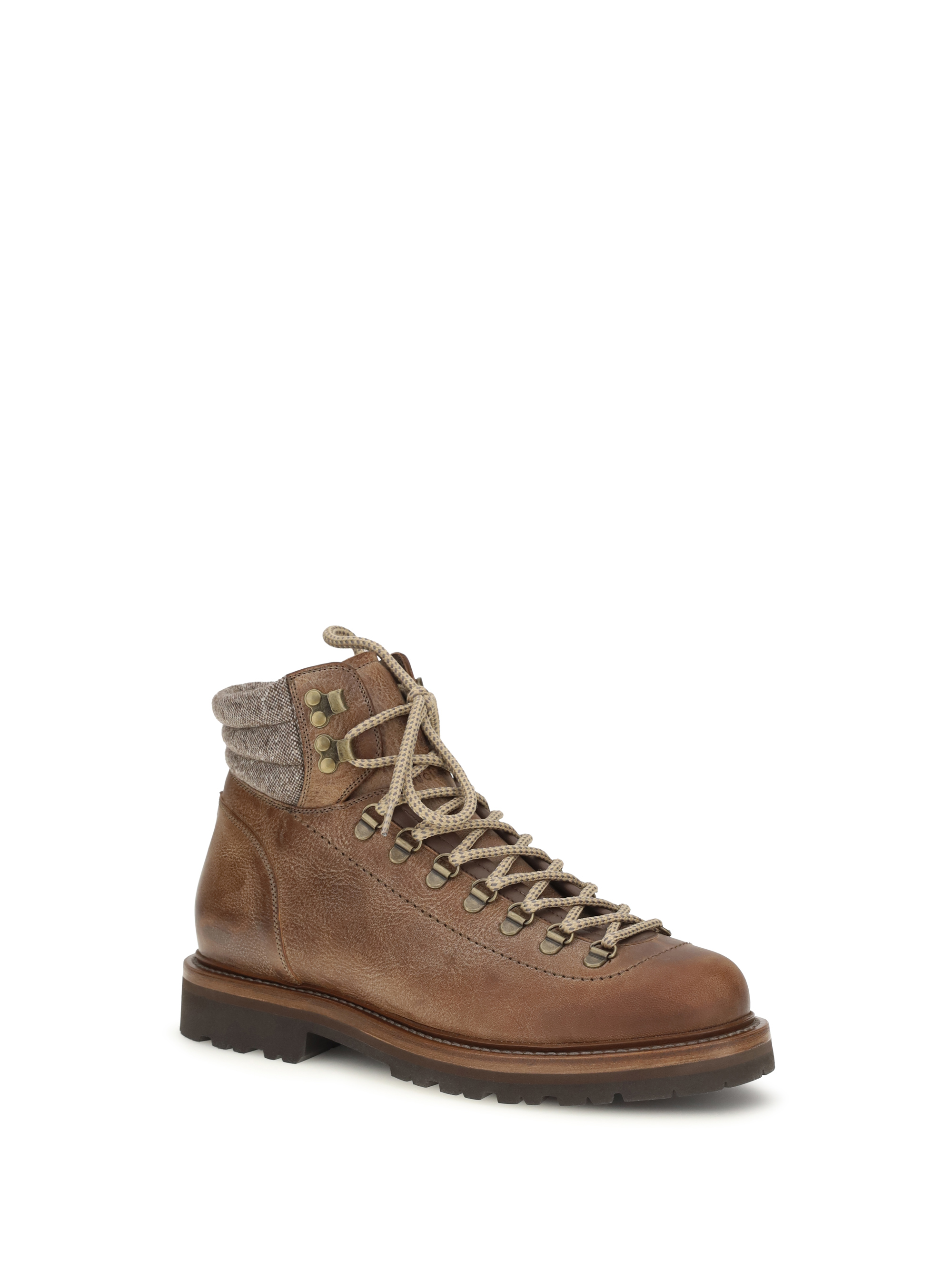 울과 캐시미어 안감이 있는 가죽 소재의 등산화